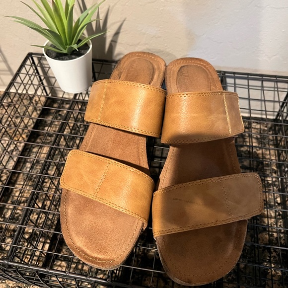 Cork Platform Wedge Sandal with Velcro adjustable straps - Picture 3 of 6